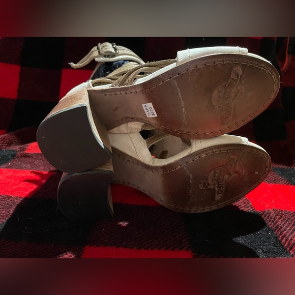 Tiara - Picture 6 of 6